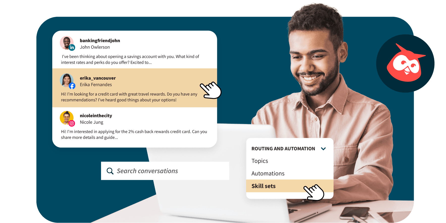 Mann am Laptop verwendet den Hootsuite-Posteingang